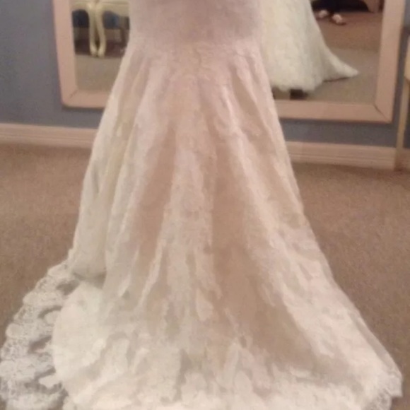 Wedding dress - Essence of Australia - Picture 7 of 9